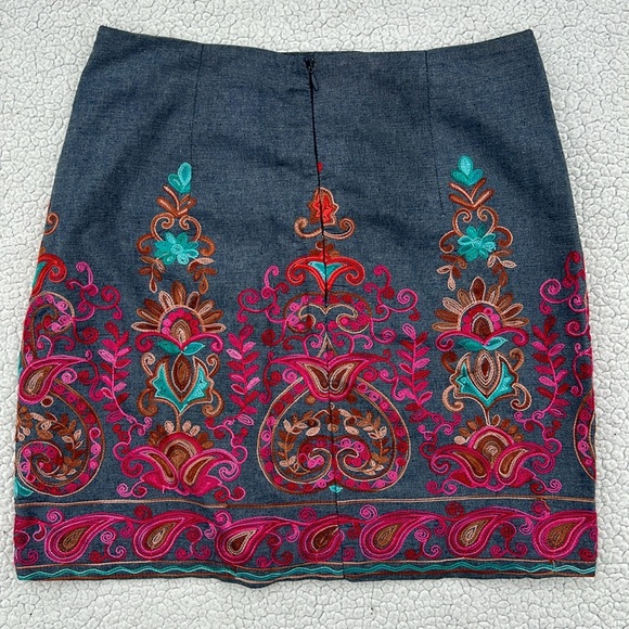Entro Beautiful Embroidered Skirt, Size medium - Picture 5 of 8